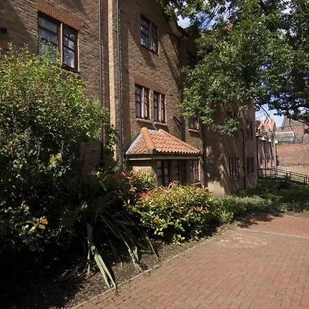 מלון Premier Premier - Blossom St North